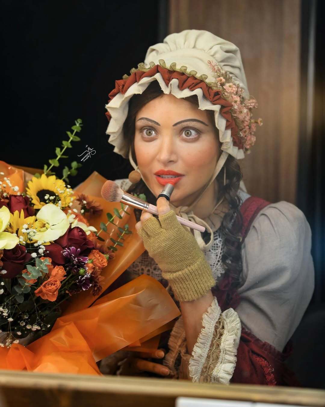 تصویری جالب از بهنوش طباطبایی در پشت صحنه نمایش الیور توئیست